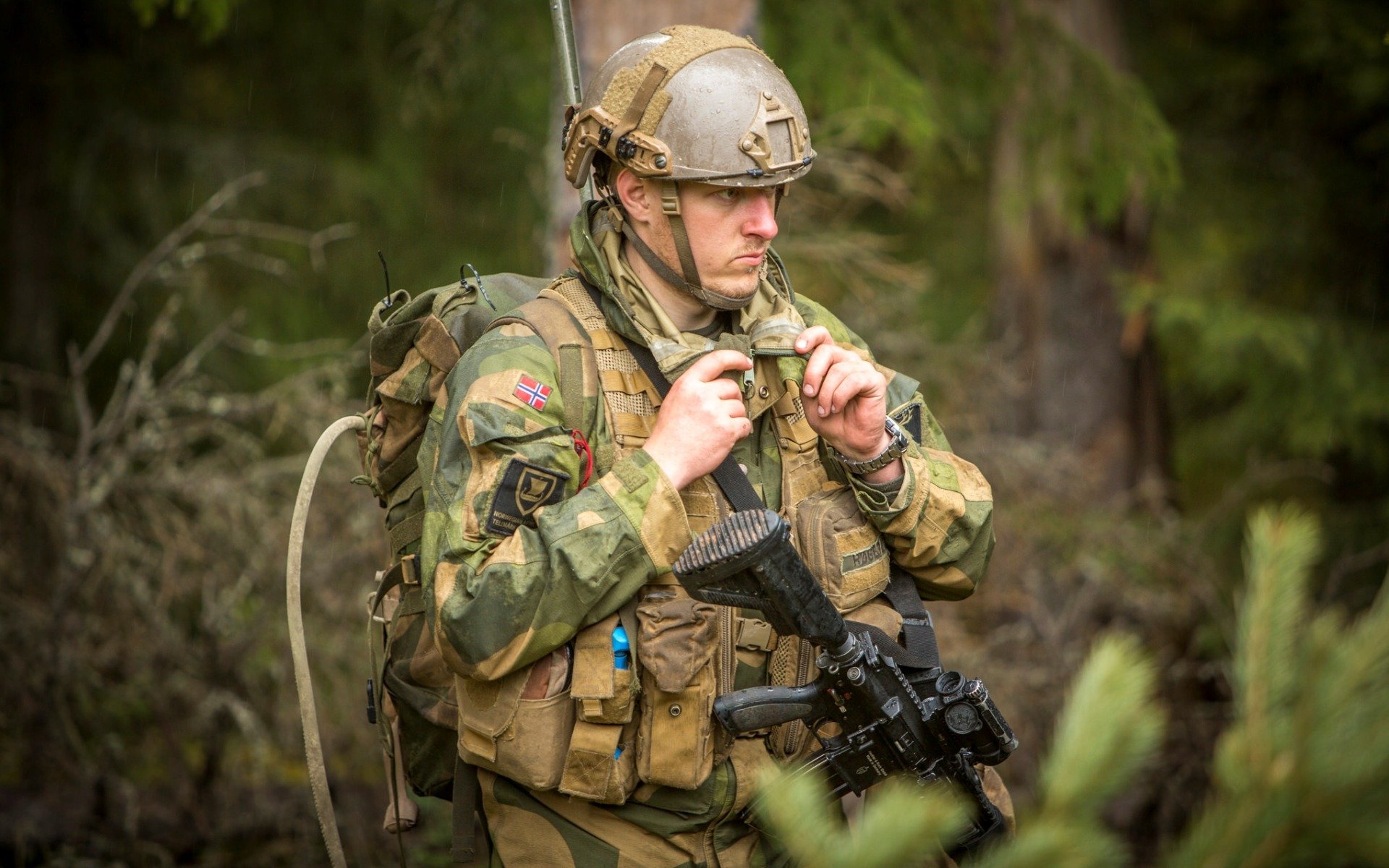 norwegische armee soldaten waffen