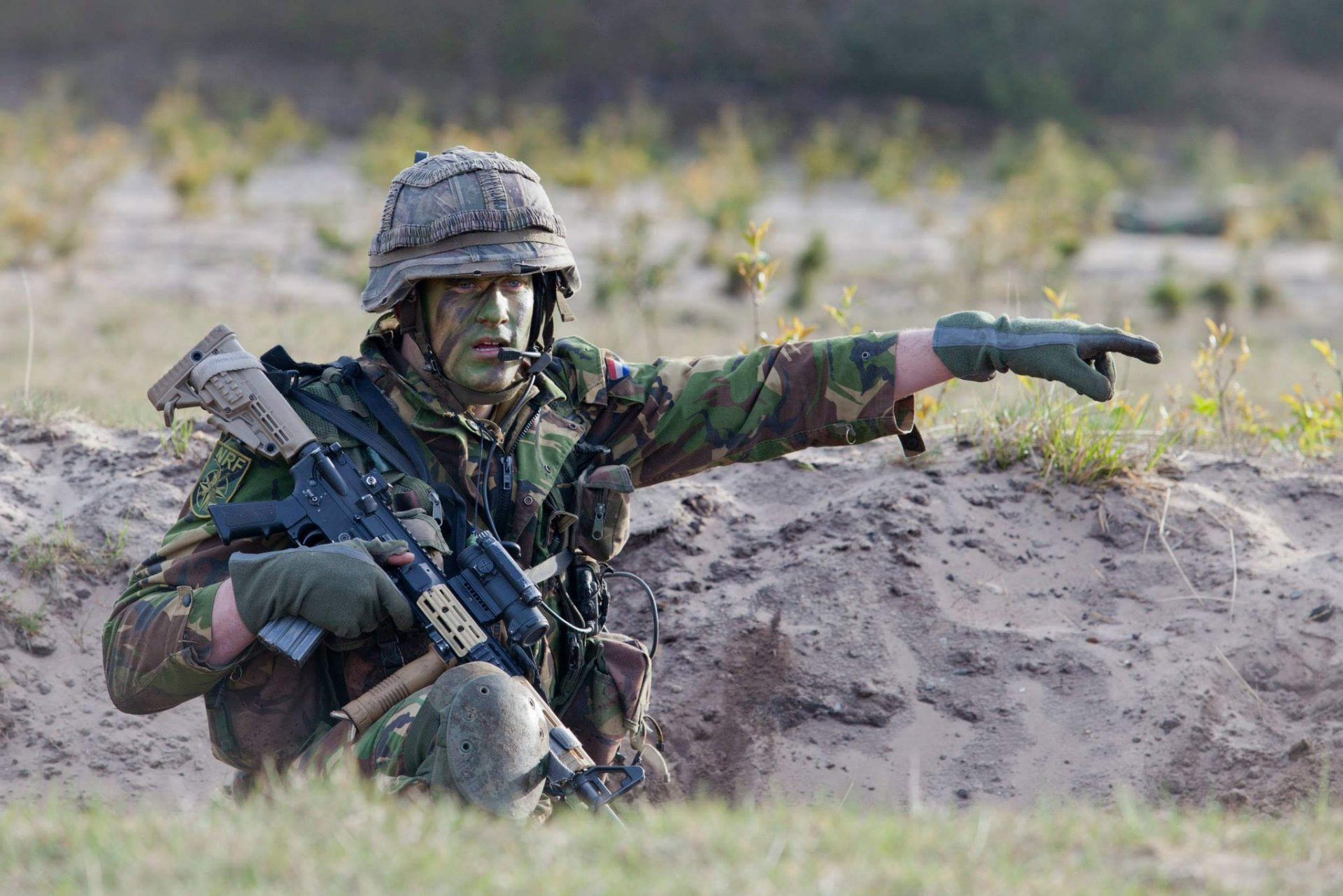 armée royale néerlandaise soldat armes