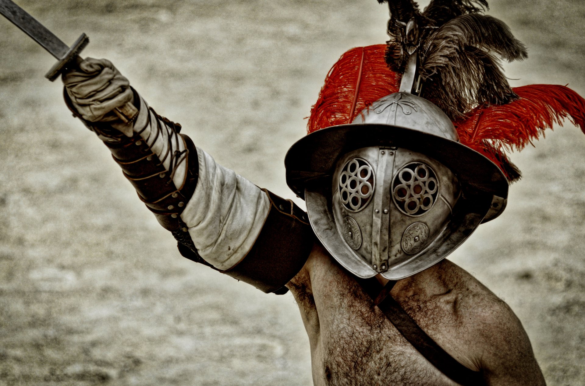 gladiateur armure casque épée salutation