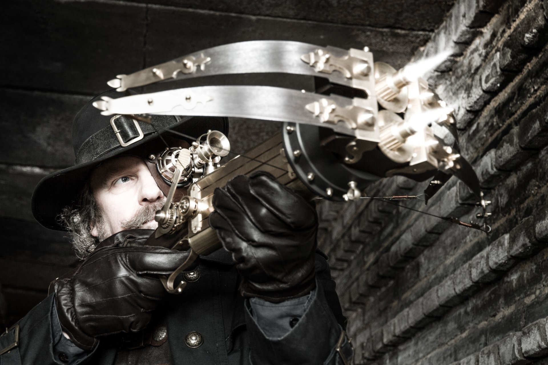 steampunk mężczyzna kapelusz kusza