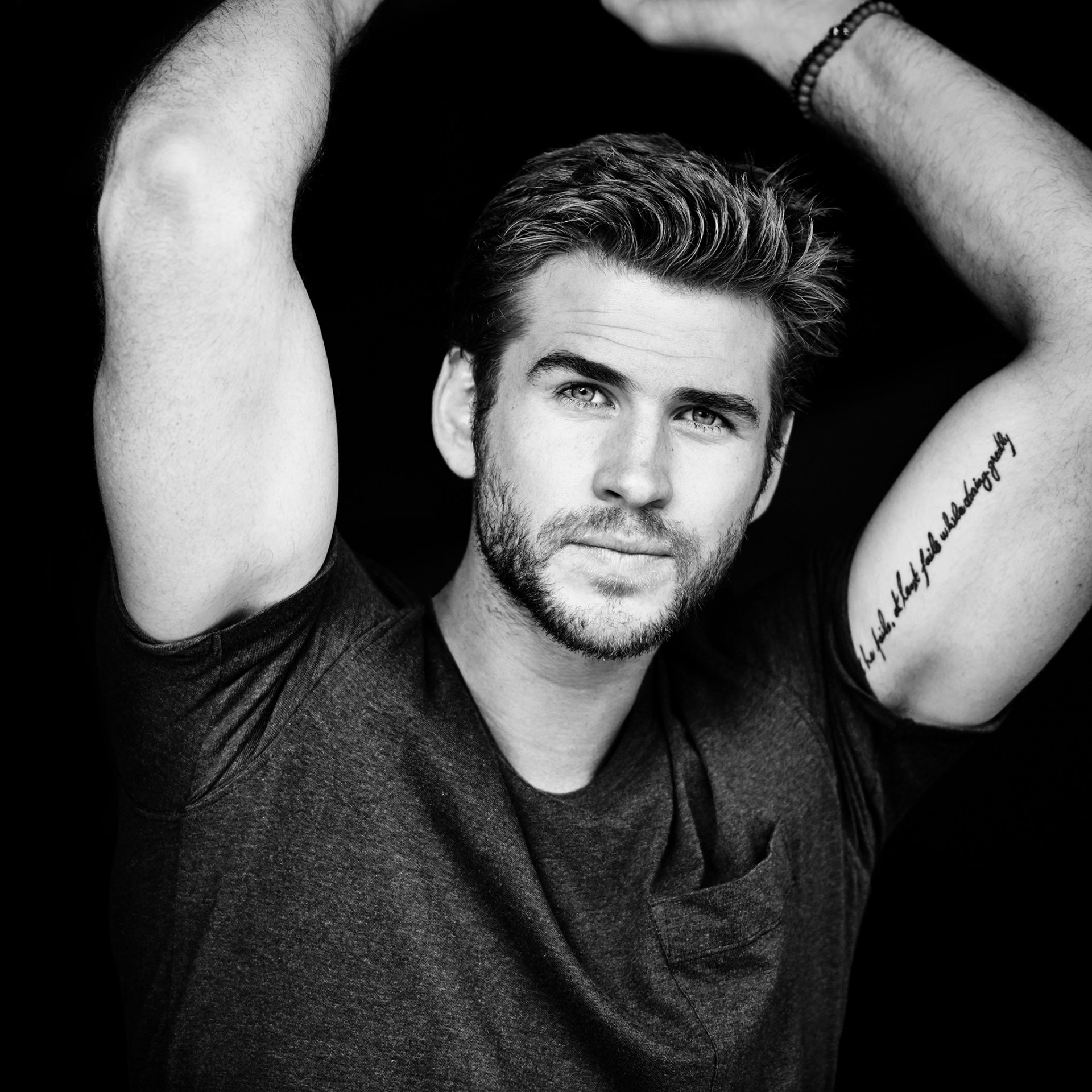 liam hemsworth liam hemsworth actor foto blanco y negro revista fitness para hombres eric ray davidson