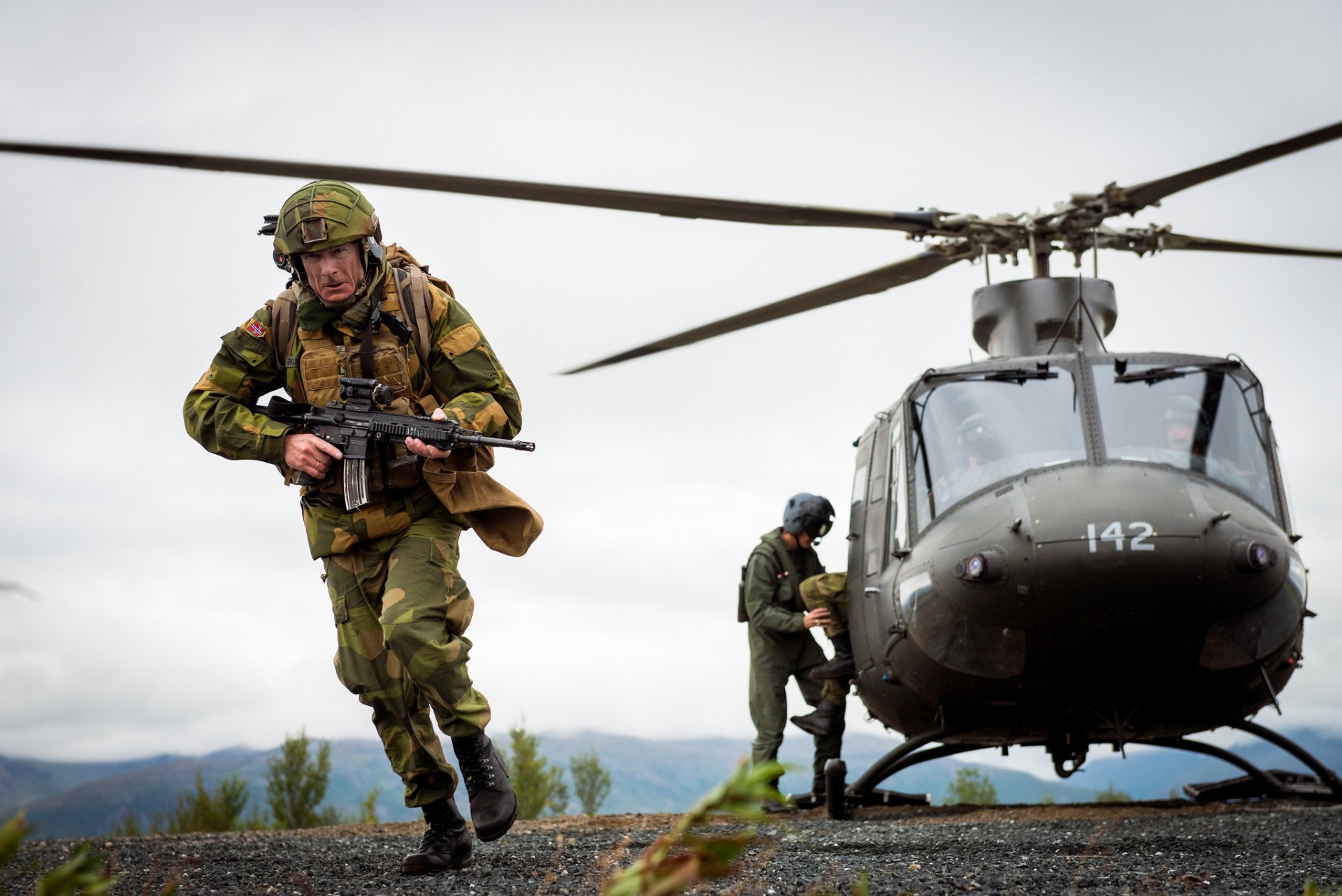 armée norvégienne soldat arme