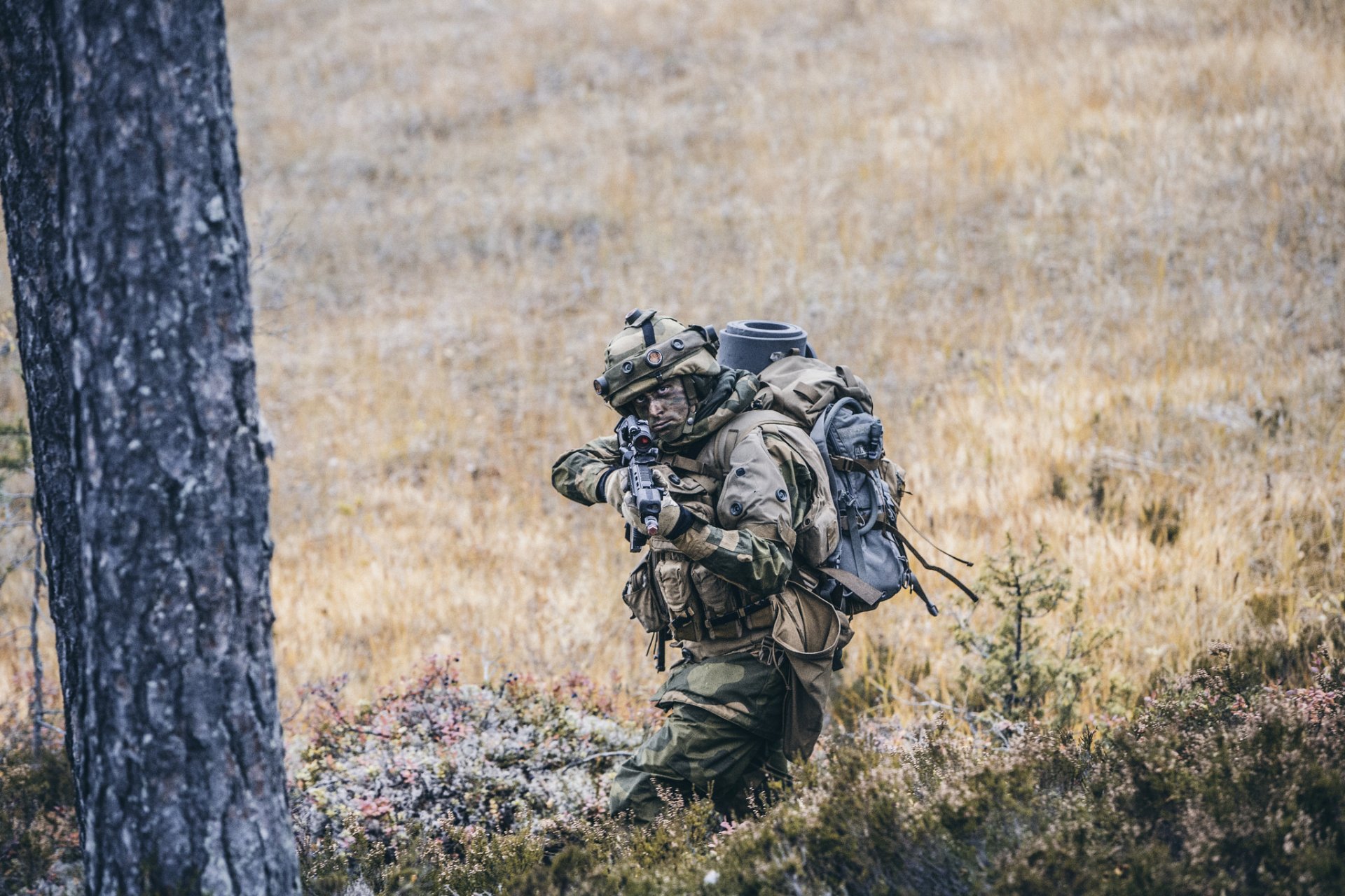 armia norweska żołnierz broń