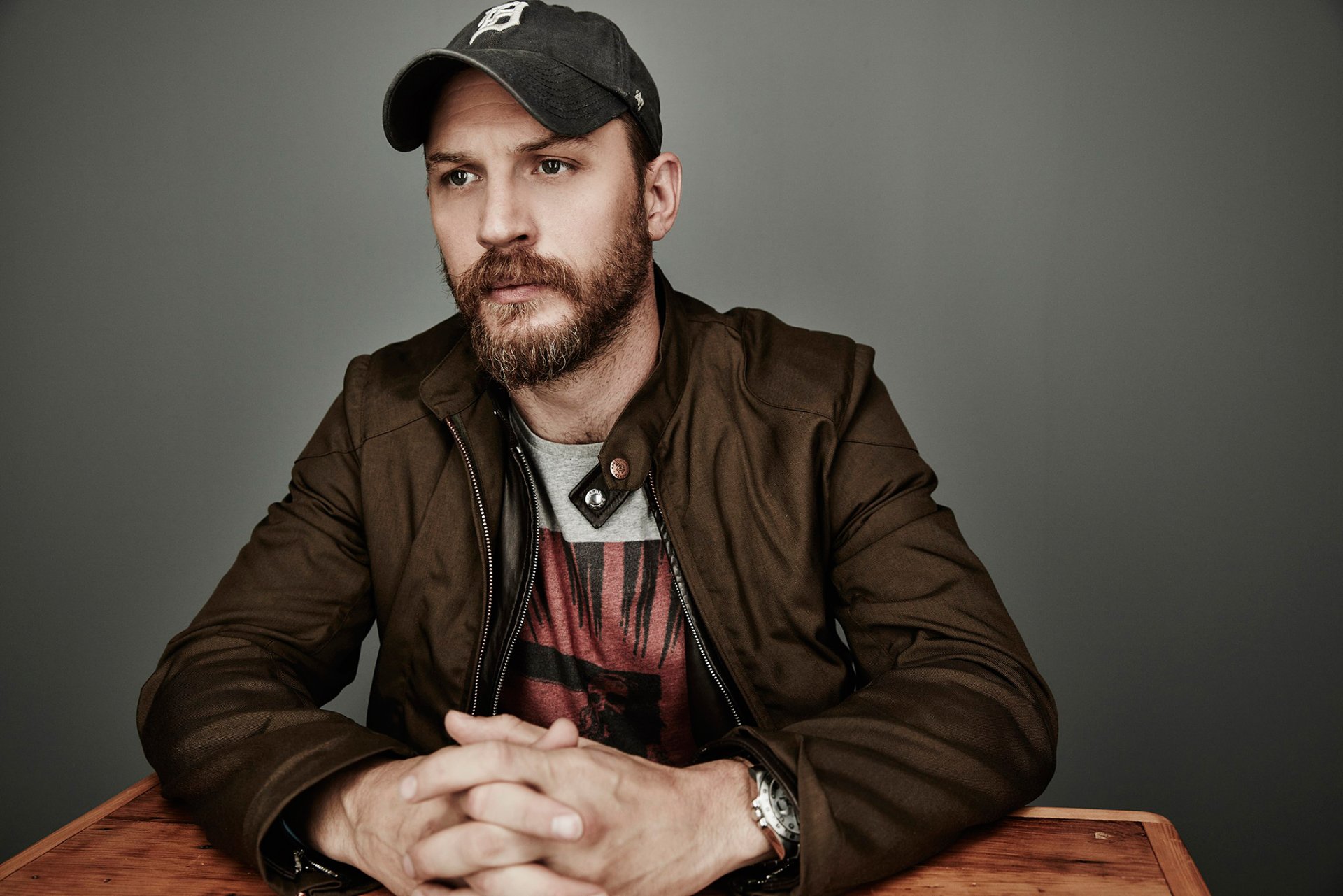 tom hardy actor cap jacket beard background photo maarten de boer