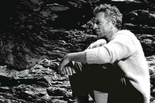 Foto en blanco y negro del actor Vincent Cassel