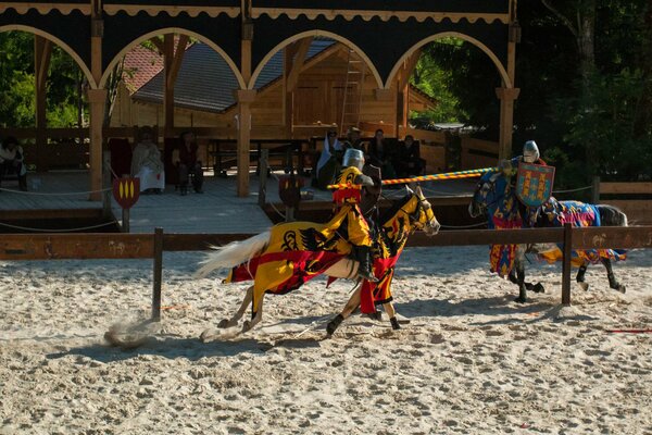 Torneo dei due cavalieri a cavallo