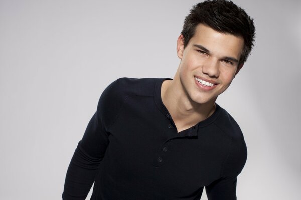 Photo of actor Taylor Lautner