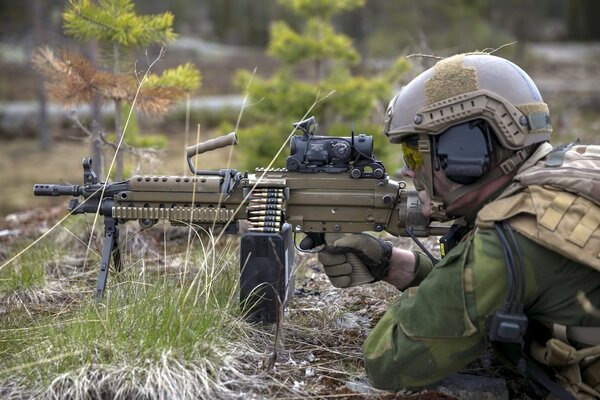 An armed soldier of the Norwegian Army