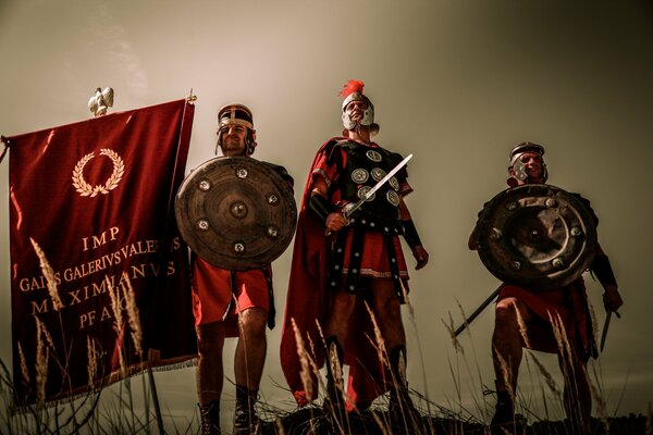 Guerrieri Dell antica Roma in armatura