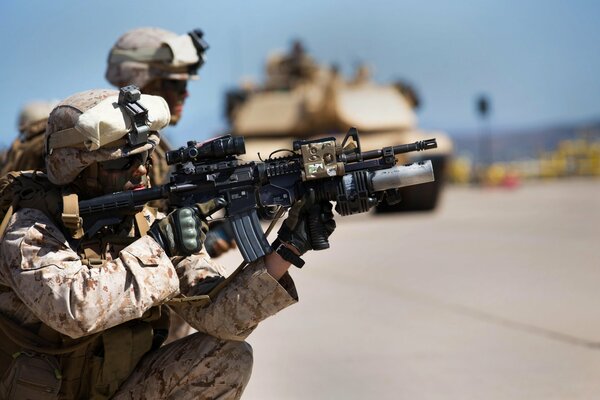 Soldats armés en état d alerte