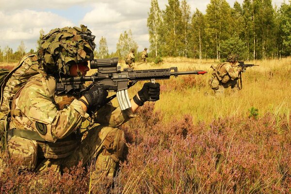 Field shooting, soldiers shooting from their knees