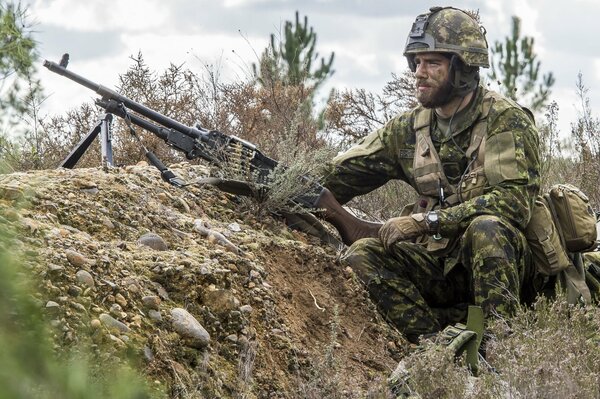 Soldat mit Waffen kanadische Armee