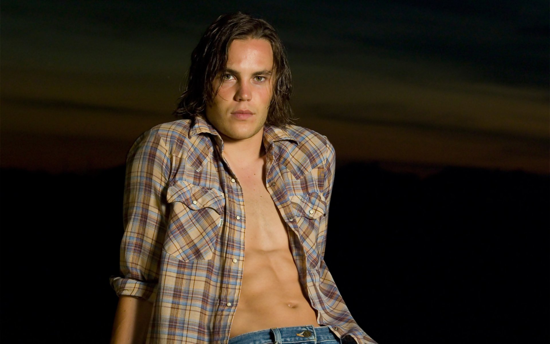 taylor kitsch taylor kitsch gars homme vue acteur chemise torse