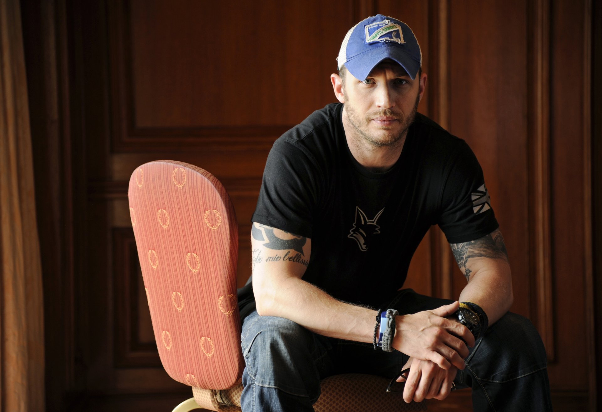 tom hardy gorra actor hombre