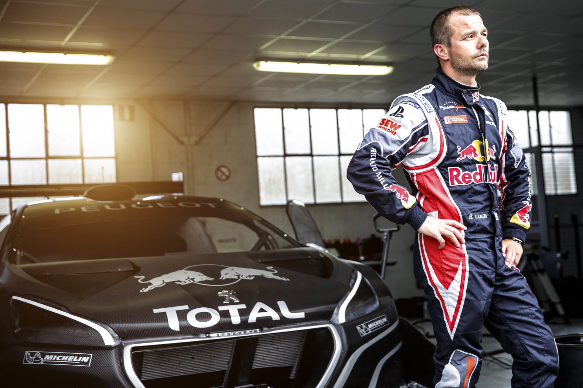 sebastian loeb sebastien loeb legenda kierowca rajdowiec mistrz pikes peak peugeot 208 t16 peugeot tapeta tło