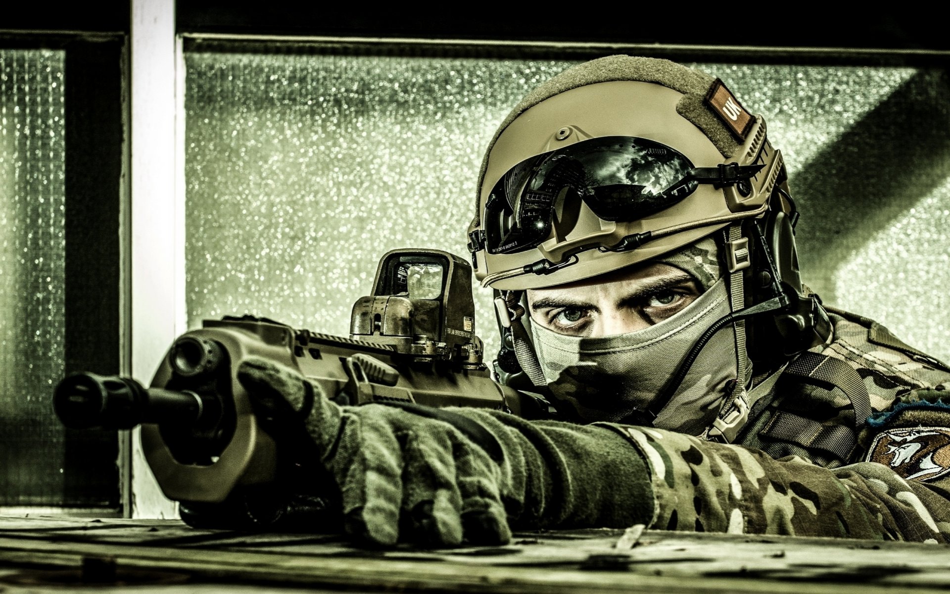 soldat uniforme équipement yeux pistolet fusil d assaut