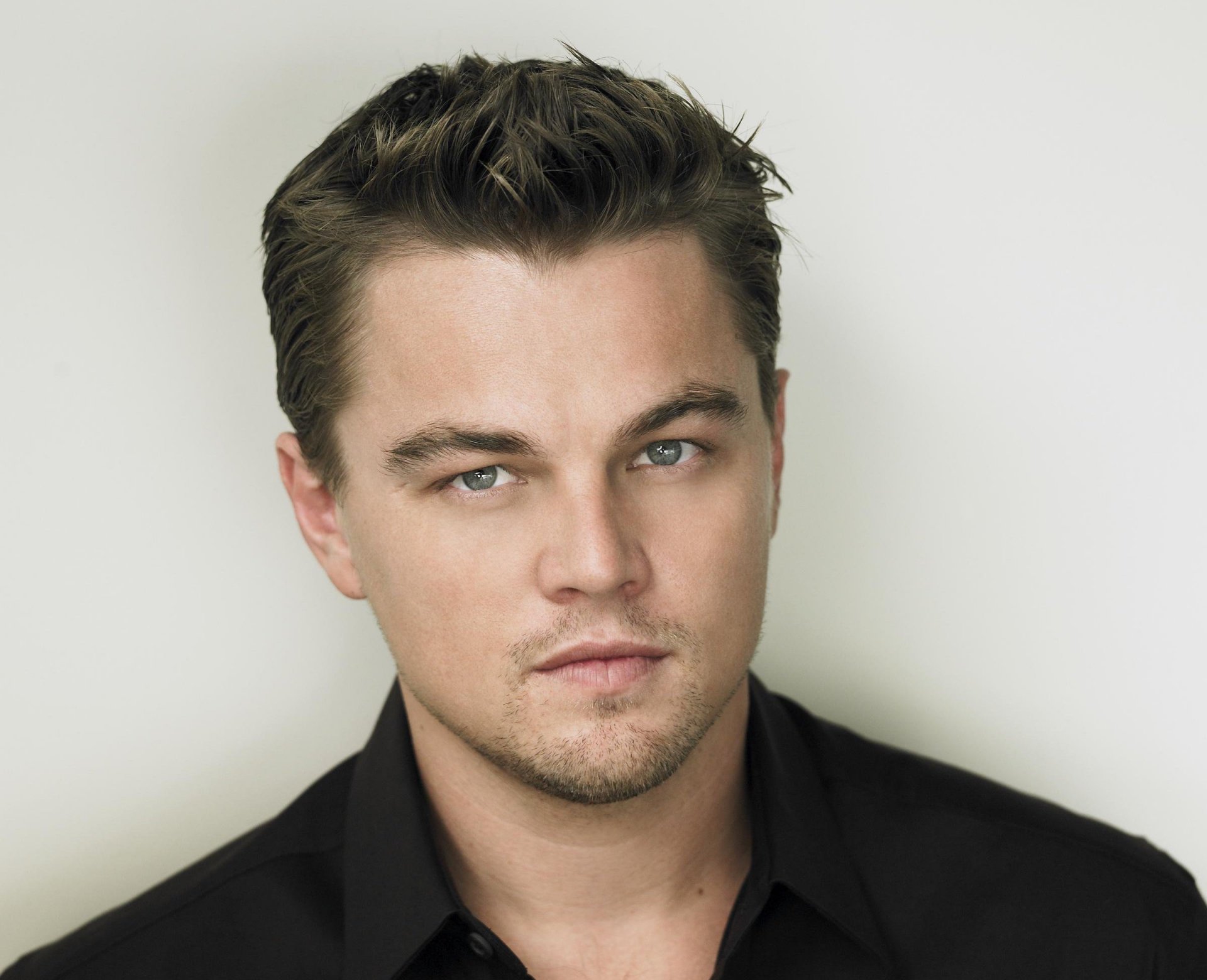 leonardo dicaprio leonardo dicaprio homme acteur photo coiffure look papier peint homme multi-moniteurs