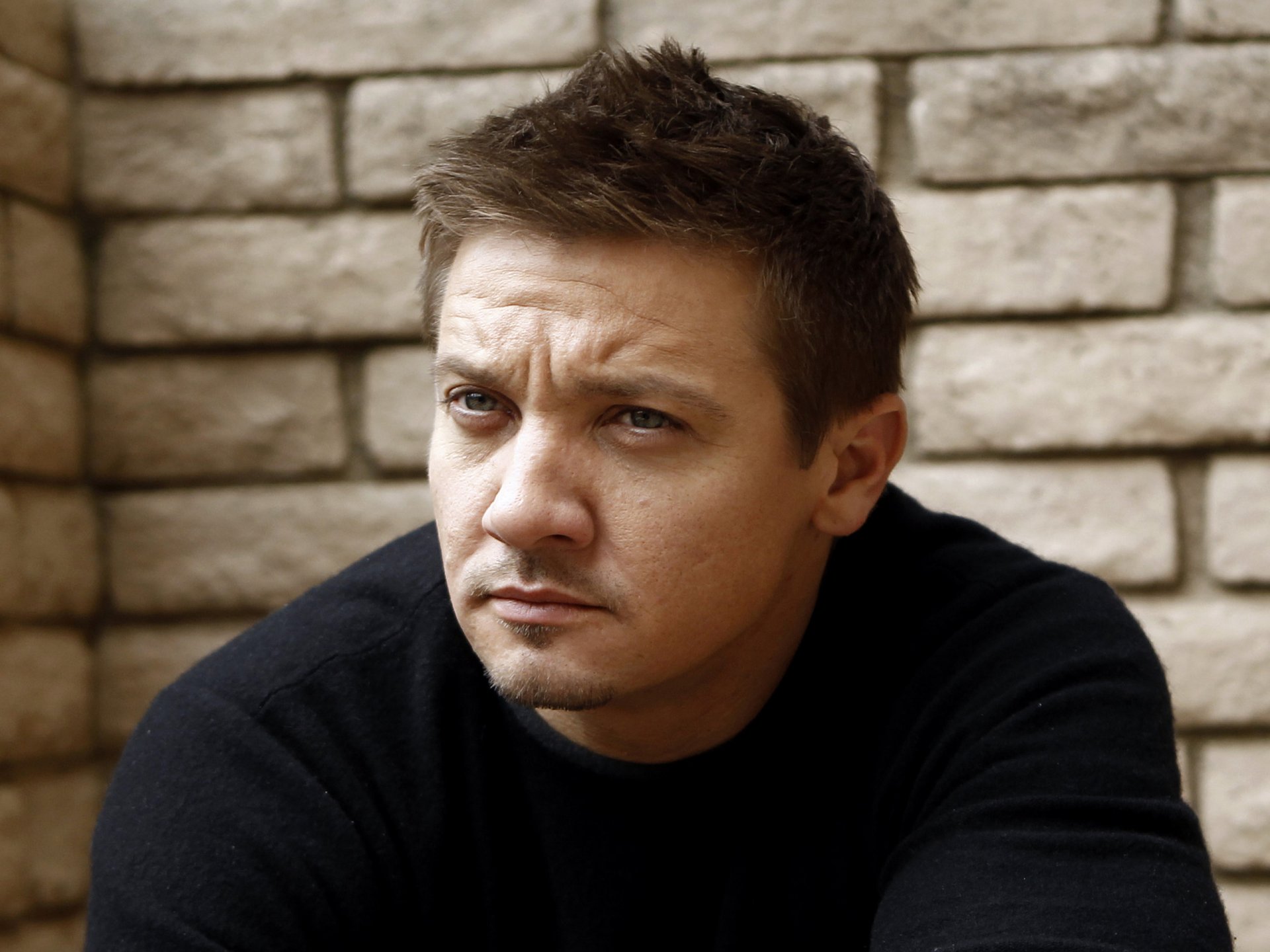 jeremy renner attore uomini