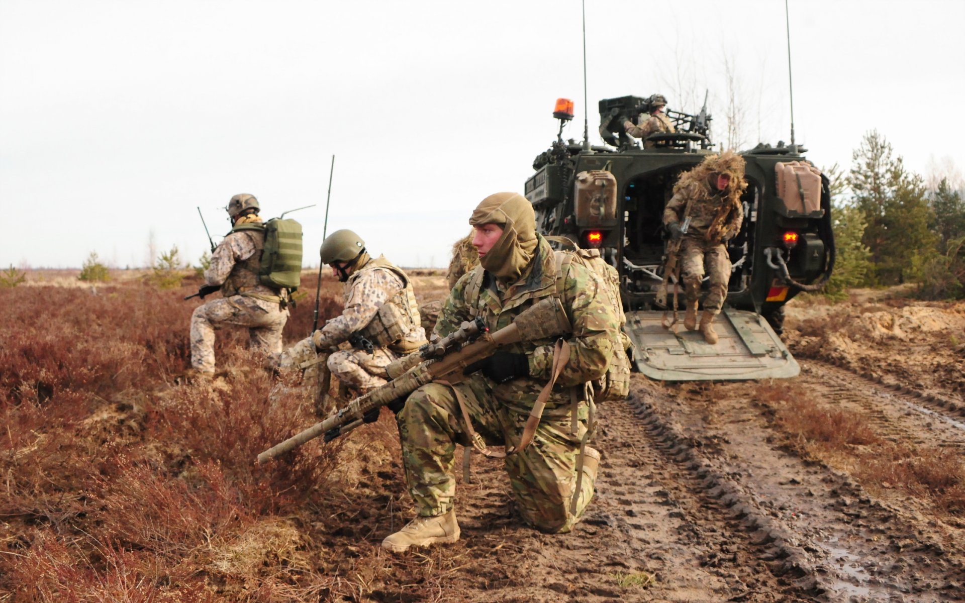 soldaten armee waffen