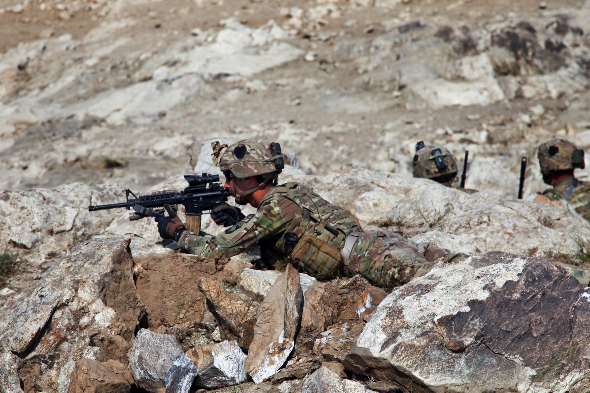 armee der vereinigten staaten soldaten waffen