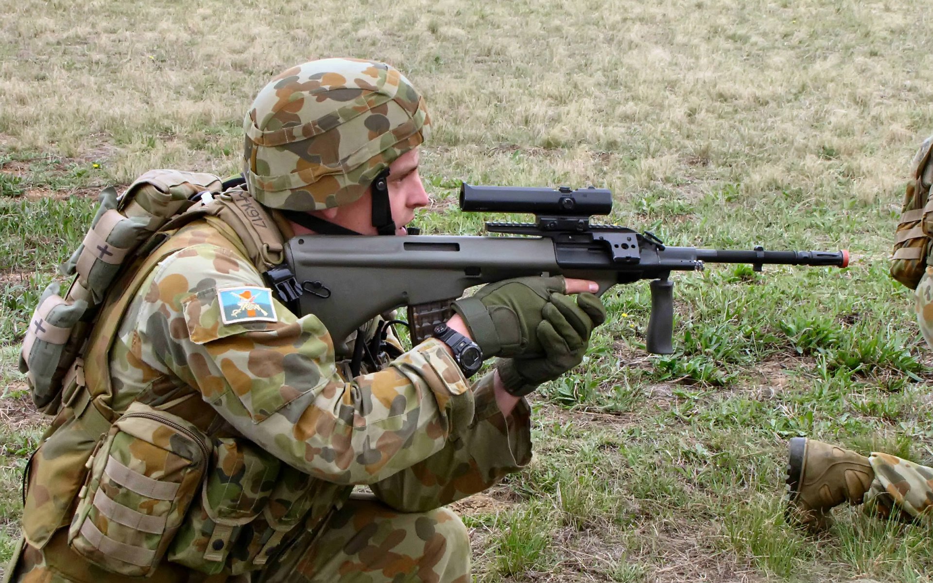 australian army soldier pose