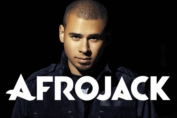 Bild eines Afrojack-DJs mit der Aufschrift