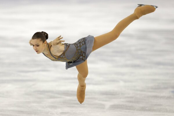 Adelina sotnikova campeón de Alquiler