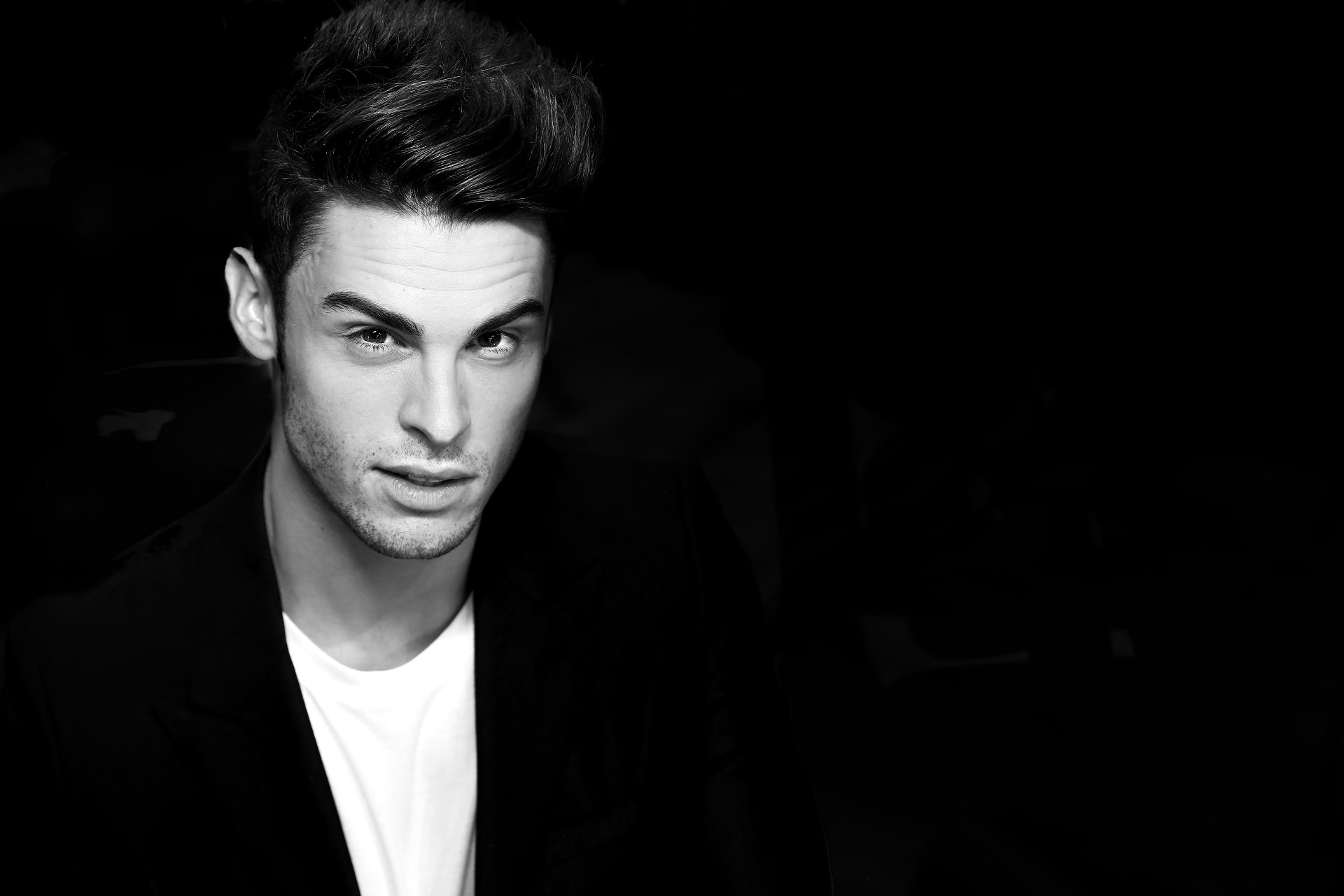 baptiste giabiconi baptiste giabiconi chanteur français modèle visage de la ligne masculine chanel coca cola light