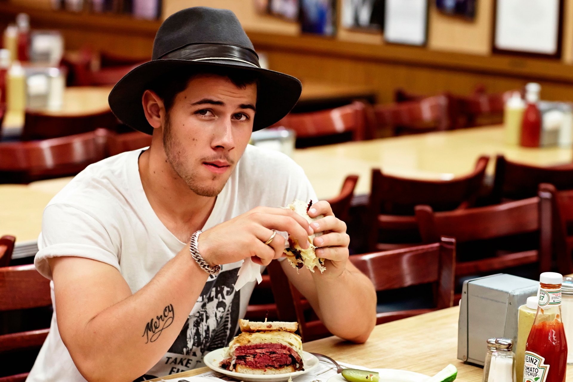 nick jonas amerykański piosenkarz wokalista nick jonas i administracja cosmopolitan