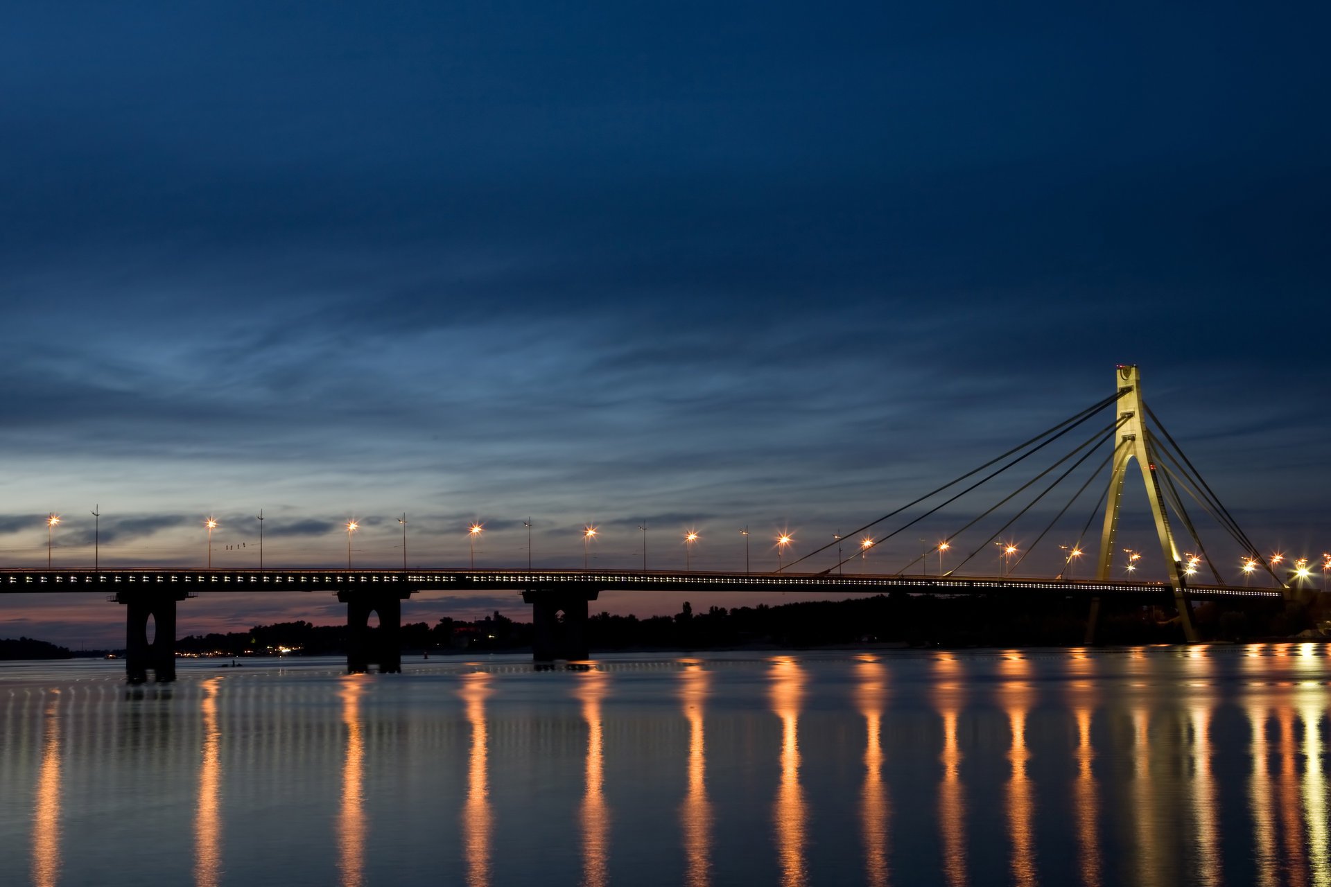 pont de moscou kiev dniepr nuit