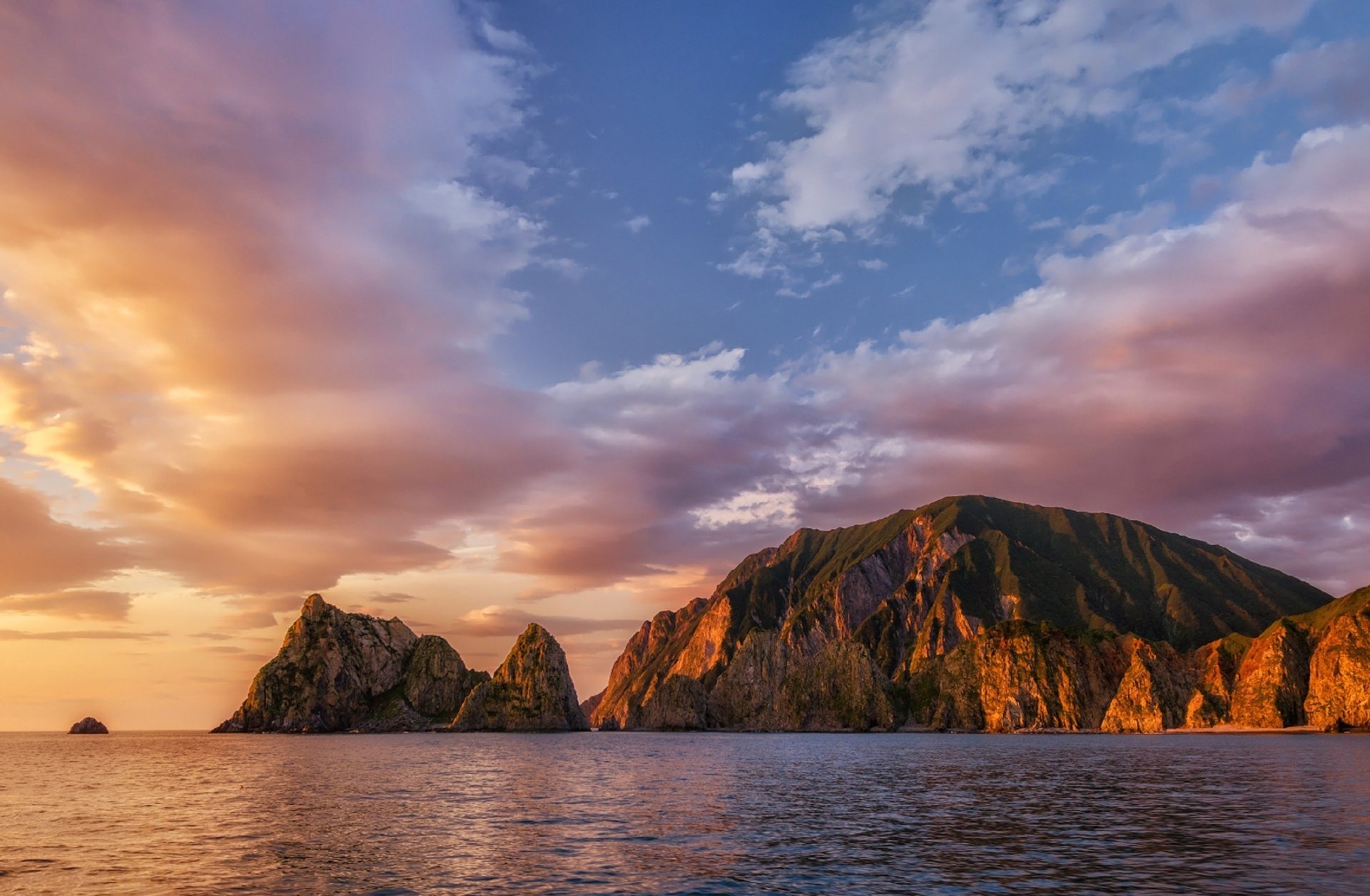 côte est kamchatka andrei grachev océan pacifique roches ciel aube