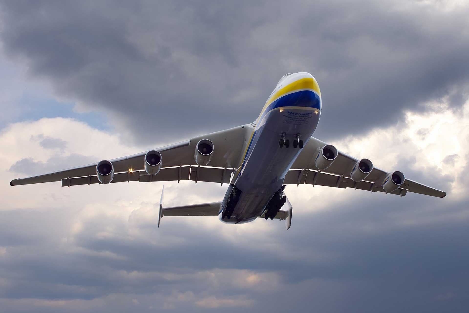 an 225 mriya flug