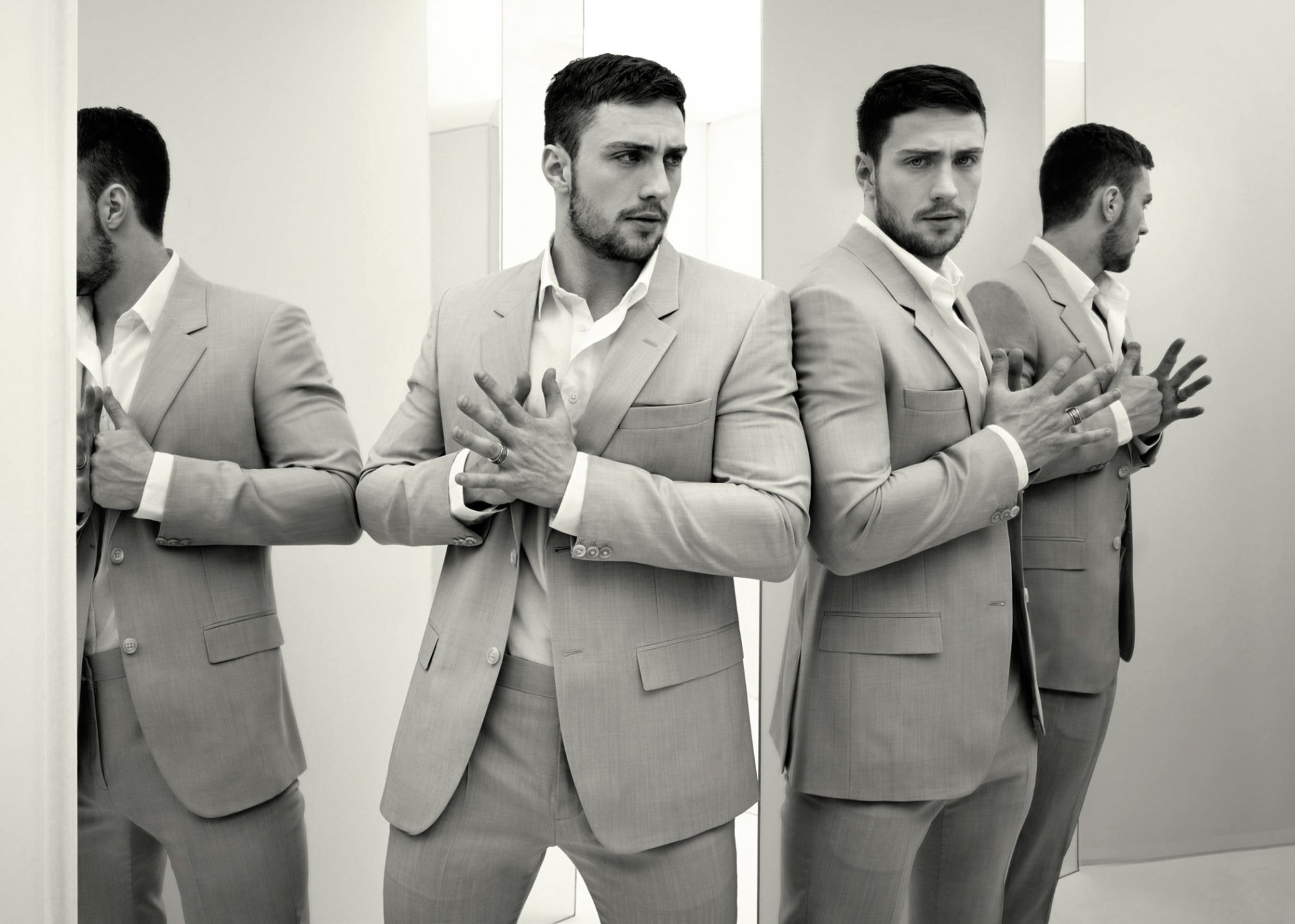 aaron taylor-johnson fotoshooting für einen godzilla-film godzilla