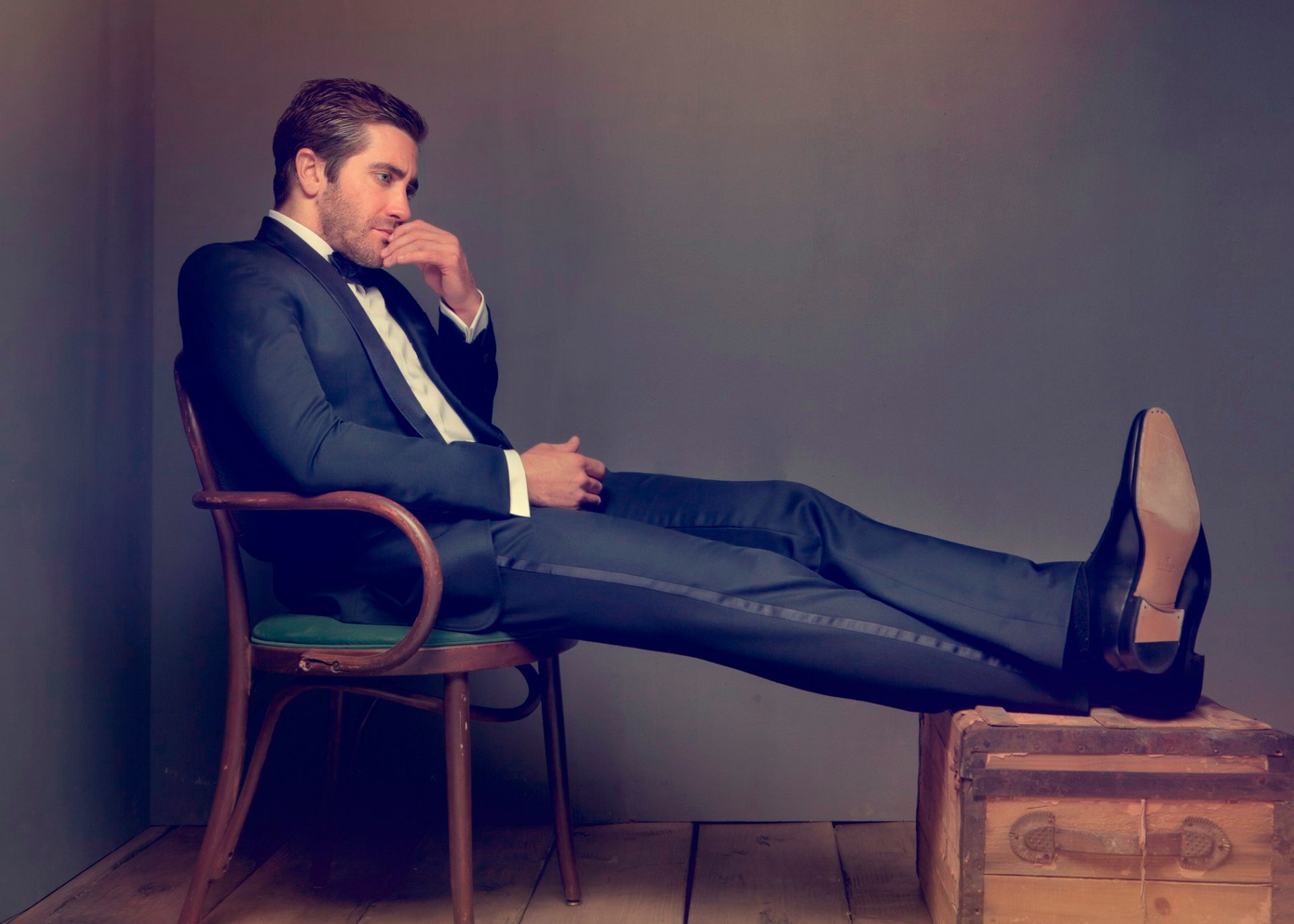 jake gyllenhaal photoshoot at governors award