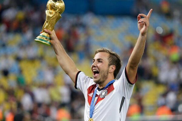 Sieg von Mario Götze bei der deutschen Nationalmannschaft