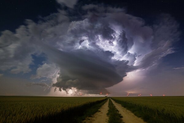 La nature s est dispersée et nous a donné un orage