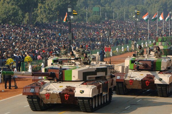 Desfile de tanques en la India