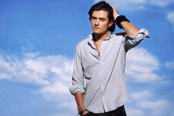 En la brillante imagen del cielo foto de Orlando Bloom