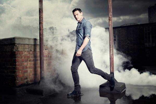 Photo shoot in the smoke by Luke Evans