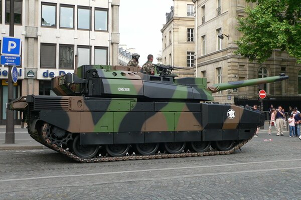 French combat tank camouflage