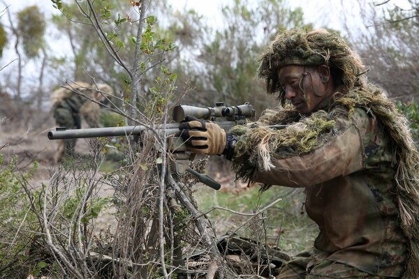 Soldado japonés primero en autodefensa