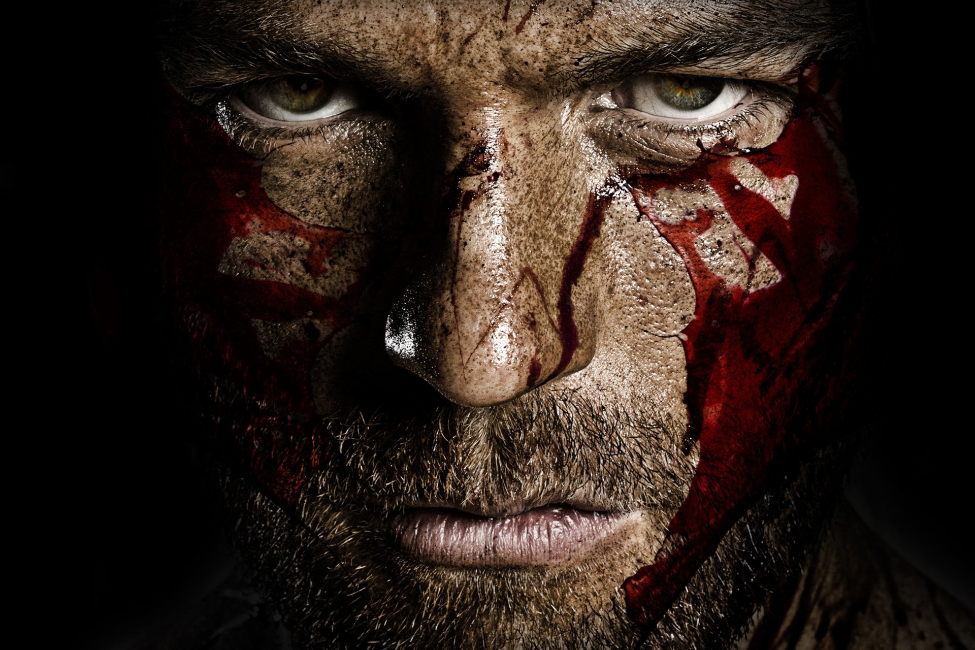 spartacus augen blut blick mann liam mcintyre