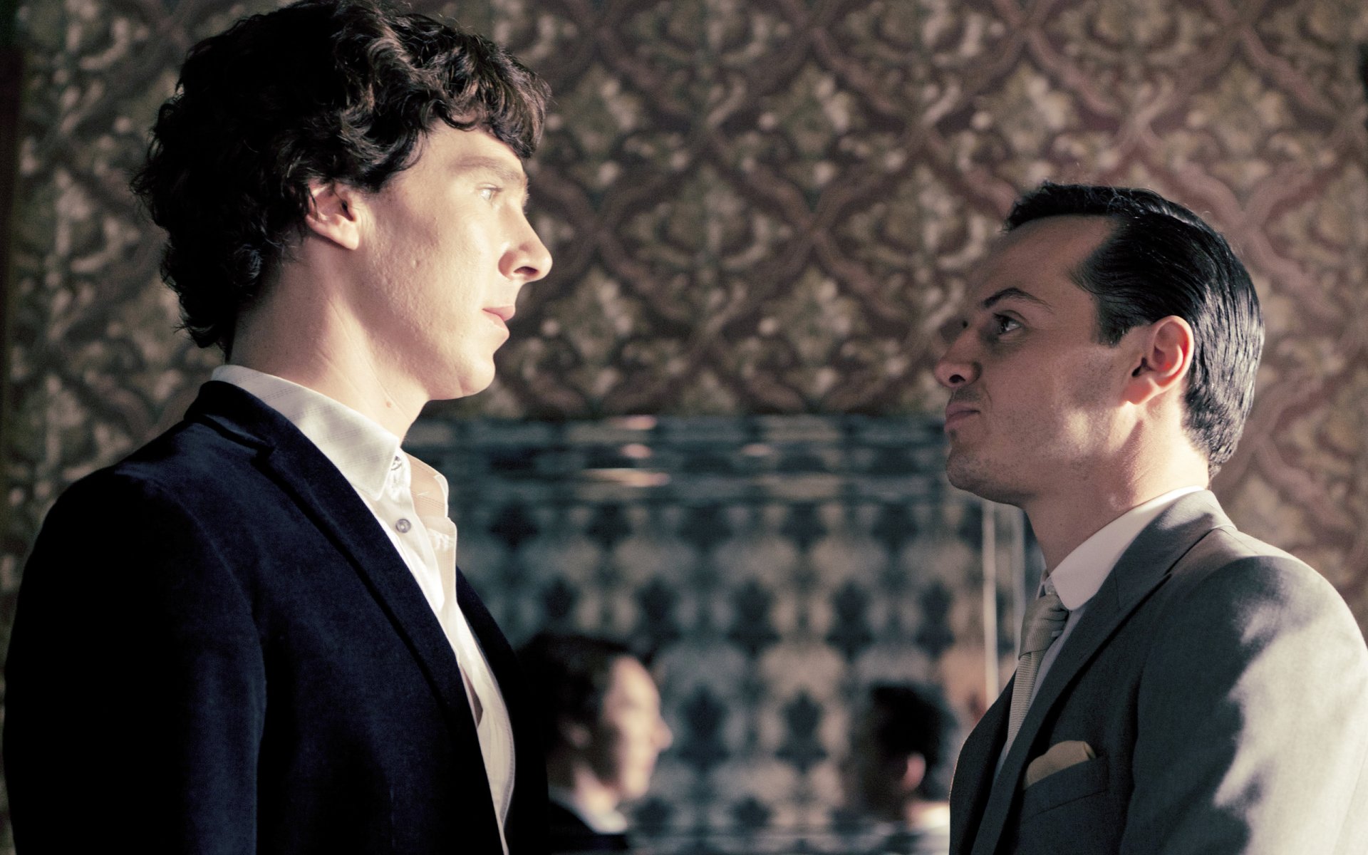 andrew scott andrew scott benedict cumberbatch serial sherlock jim moriarty spojrzenie