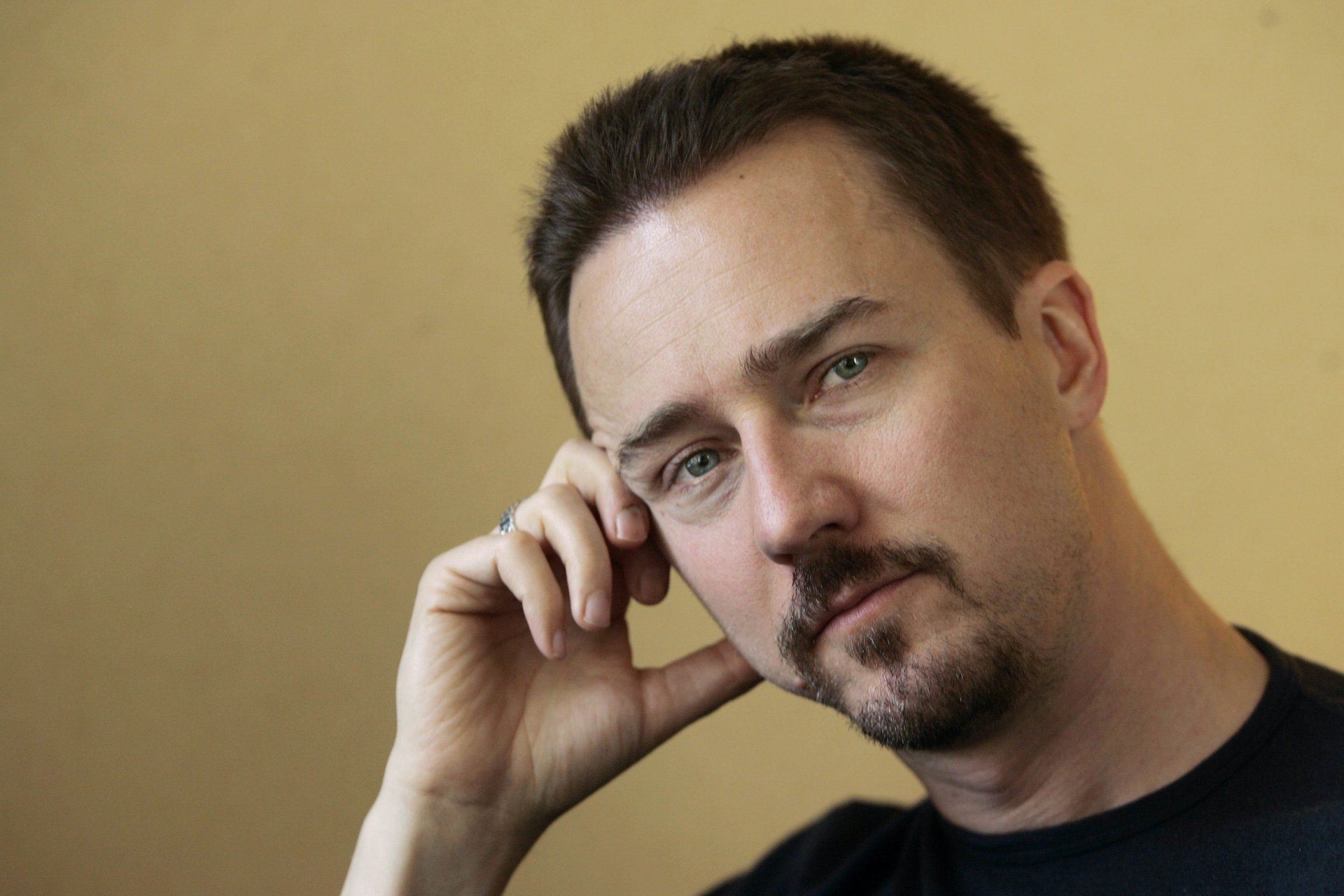 edward norton volto attore