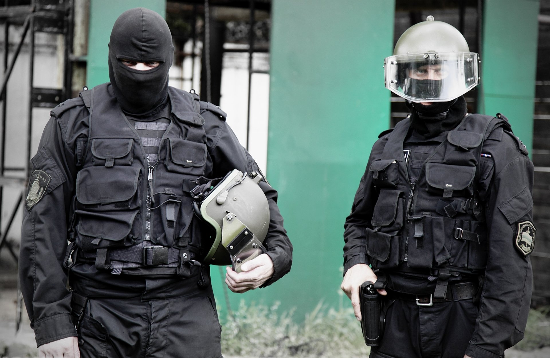 swat soldados combatientes casco osn saturno máscara uniforme