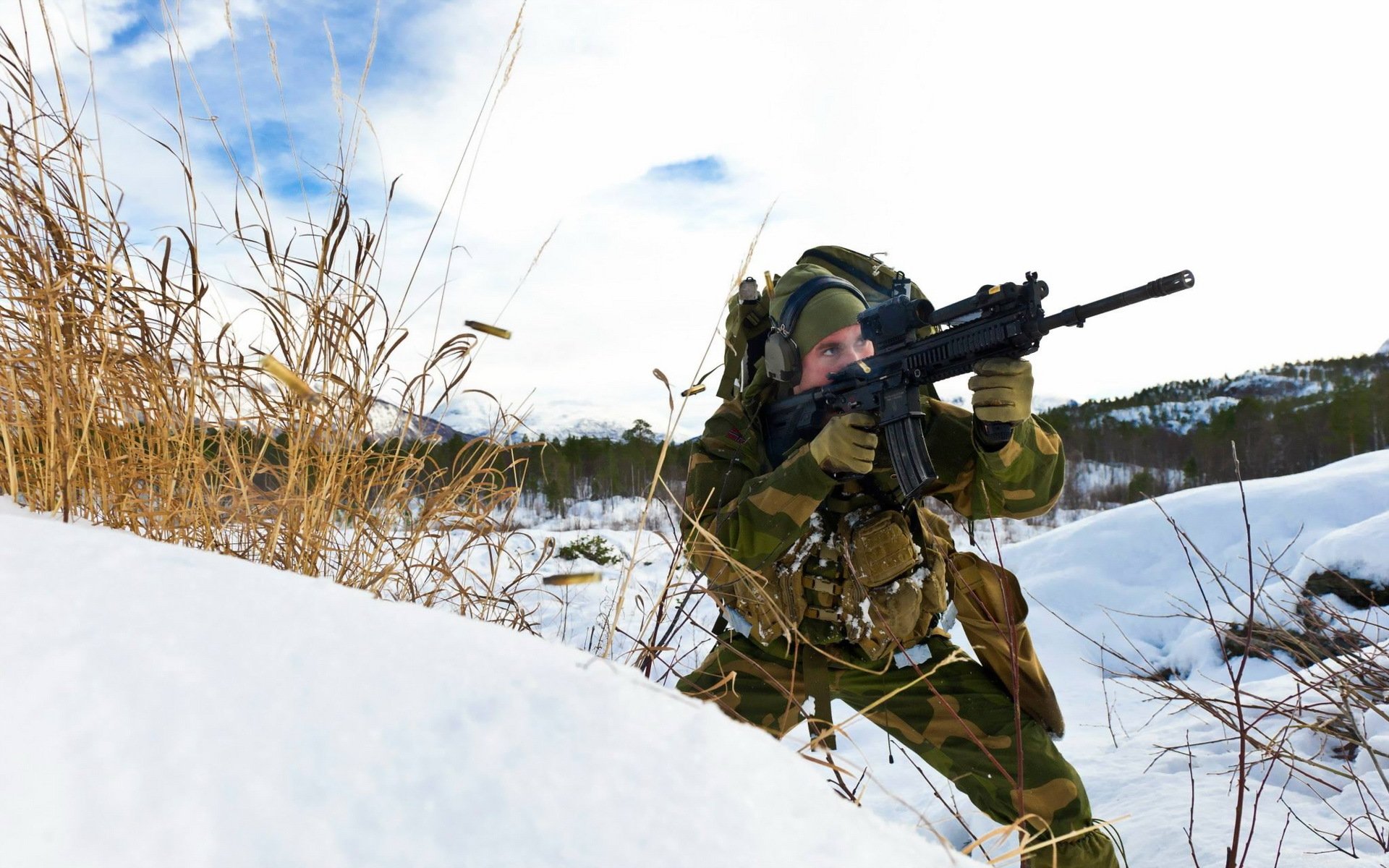 armia norweska żołnierz broń