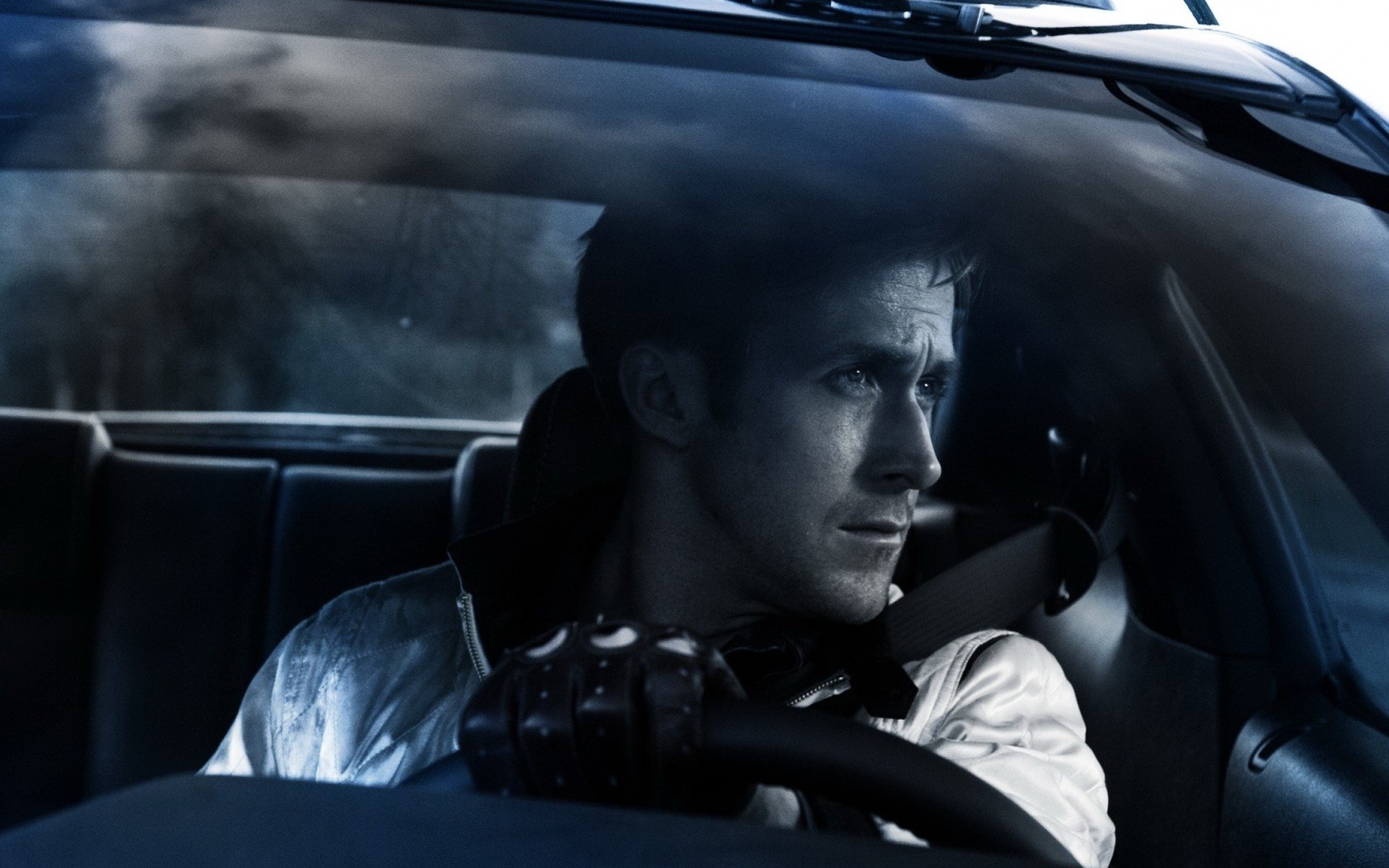 ryan gosling coche vidrio volante conducir