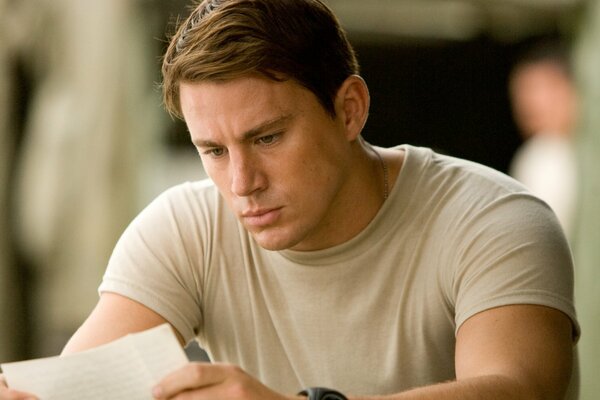 Channing Tatum reads the letter