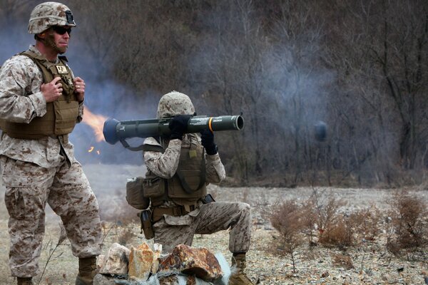 Anti-Rüstung Waffen Soldaten