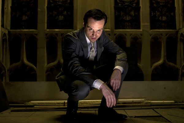 Andrew Scott looks with piercing eyes